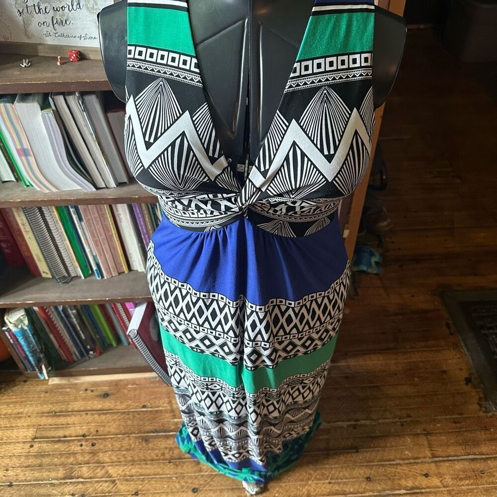 Chico’s blue v-neck vacationcore knit sleeveless maxi dress